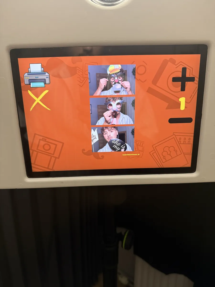 Bildschirm der Fotobox mit Druckvorschau und Auswahl der Anzahl